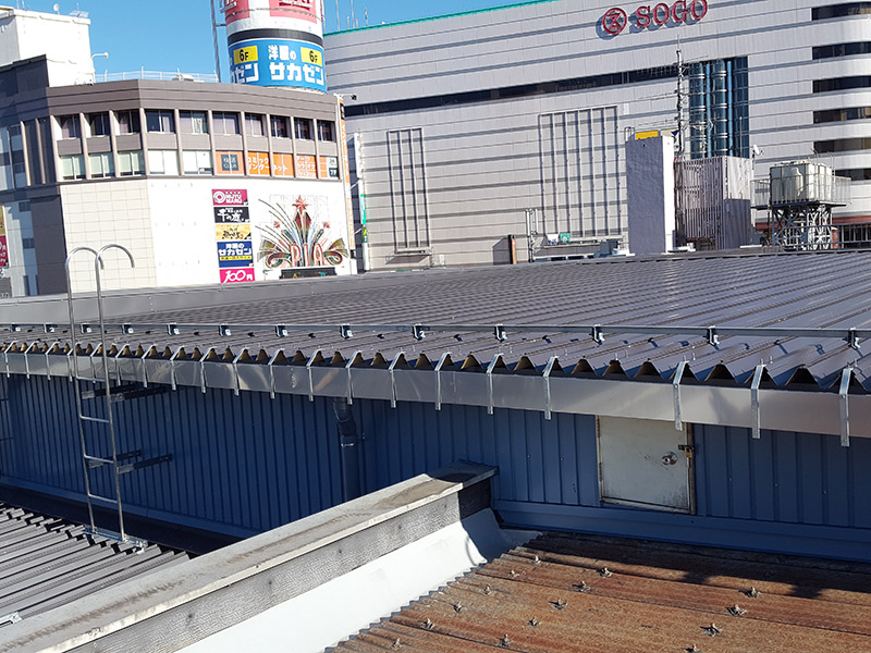 JROOFハゼ　駅舎屋根②
